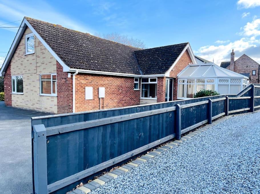5-Bedroom Cottage In Healing, Grimsby Экстерьер фото