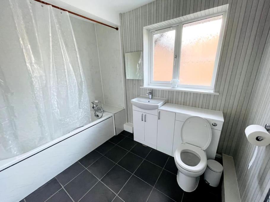 5-Bedroom Cottage In Healing, Grimsby Экстерьер фото